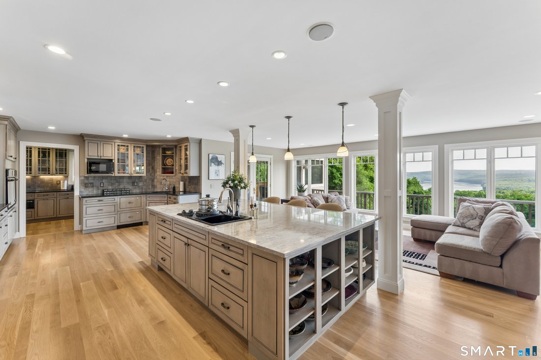 House in Newtown, Connecticut, United States 5 - 18436573