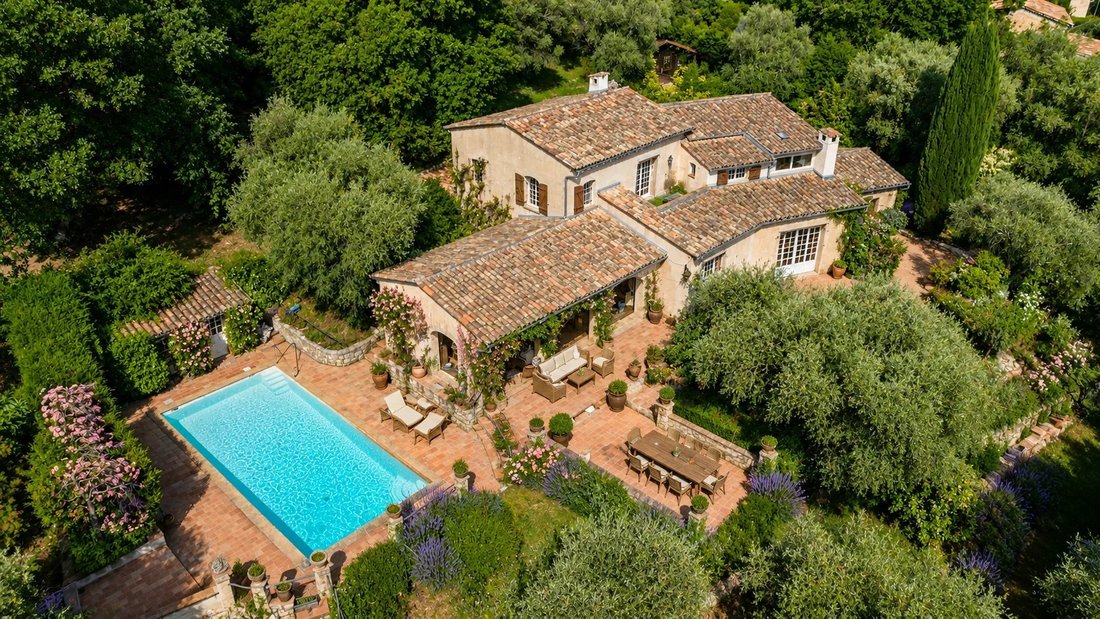 Villa en Tourrettes-sur-Loup, Provenza-Alpes-Costa Azul, Francia 1 - 18437206