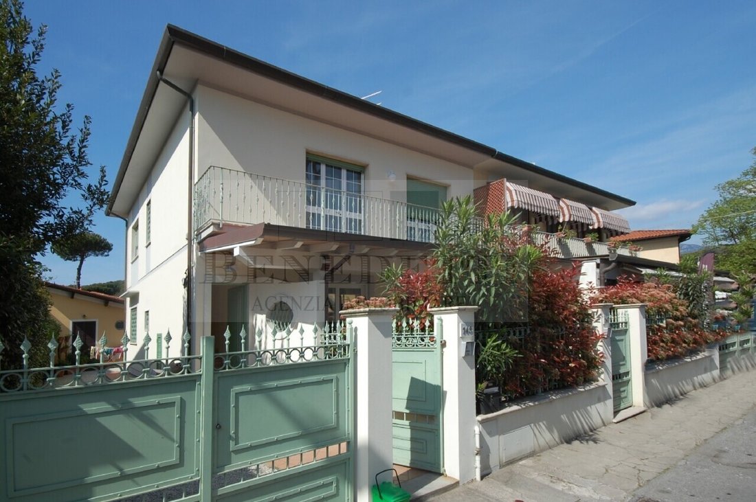 Apartment in Camaiore, Tuscany, Italy 2 - 18442252