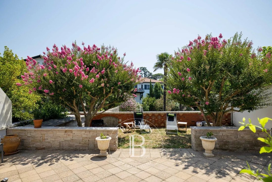 Townhouse in Sainte Barbe-Lac, Saint-Jean-de-Luz, France 2 - 18438069