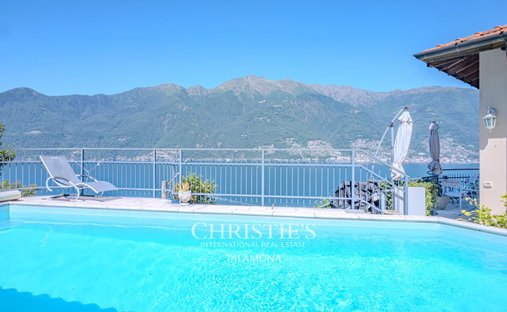 Villa in Tronzano Lago Maggiore, Lombardy, Italy 1