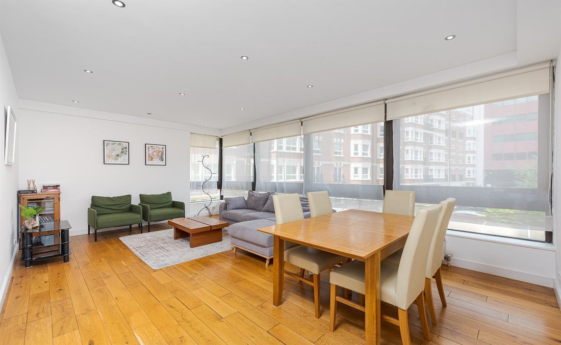 Apartment in Earls Court, Kensington And Chelsea, England 2 - 18436229