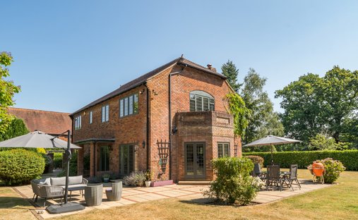House in Brockenhurst, England 1
