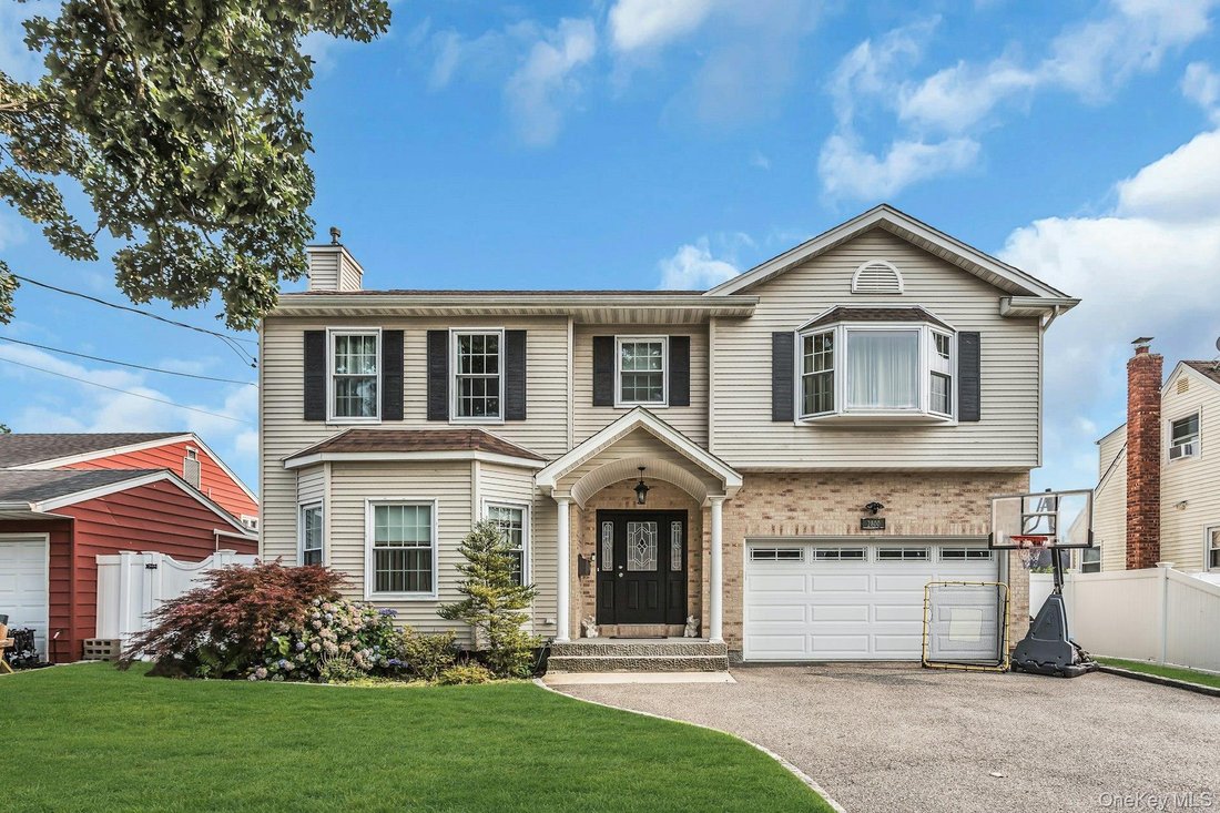 House in Bellmore, New York, United States 1 - 18440637