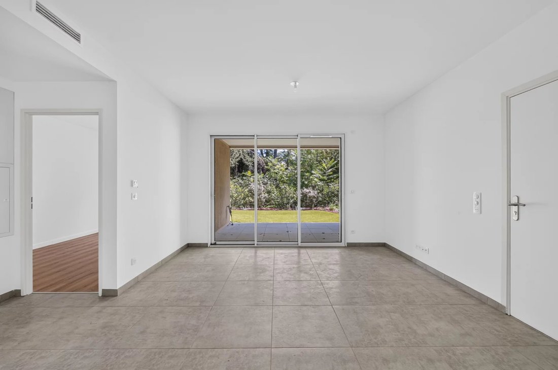 Apartment in Mazenod-Bellevue-Saint Donat-Banon, Aix-en-Provence, France 3 - 18363797