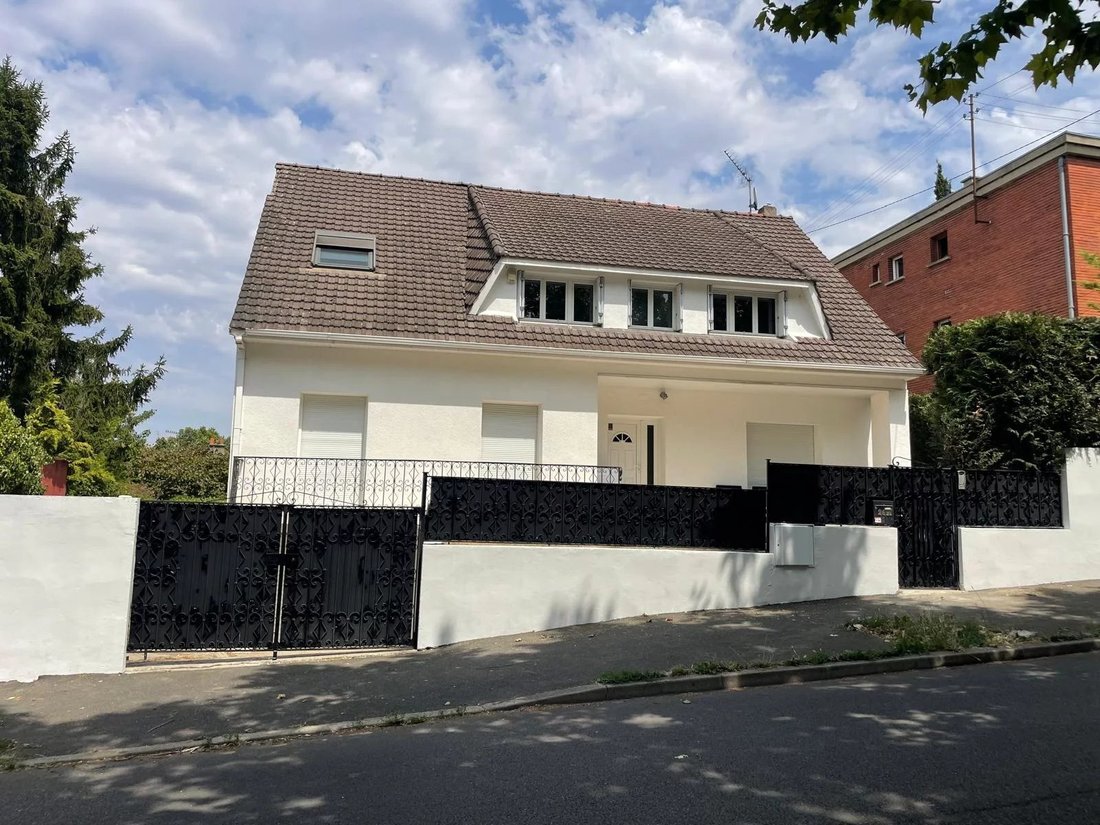 House in Louise Michel-Temple, Clichy-sous-Bois, France 1 - 13384115
