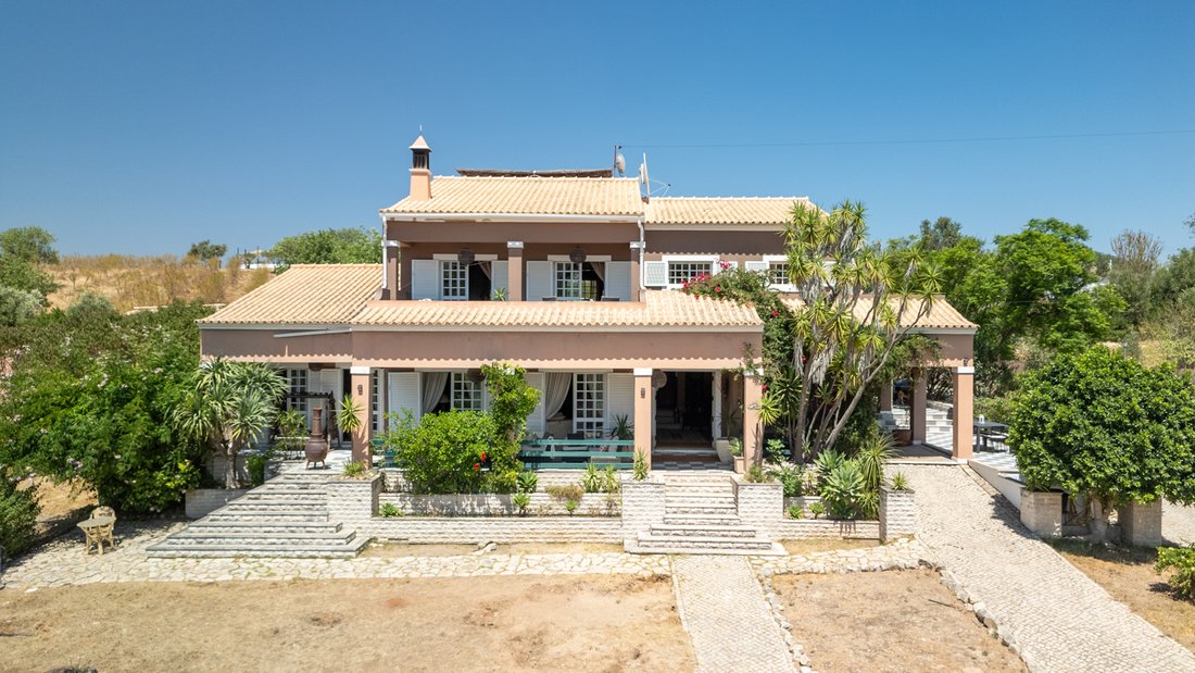 Villa in Santa Barbara de Nexe, Algarve, Portugal 1 - 18435868