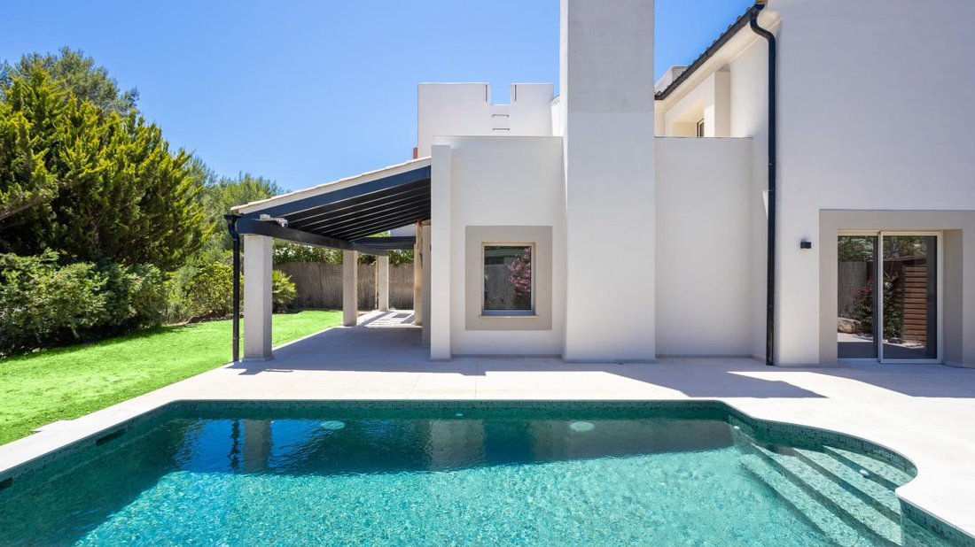 Villa in Rotes Velles, Calvia, Balearic Islands 1 - 18436524