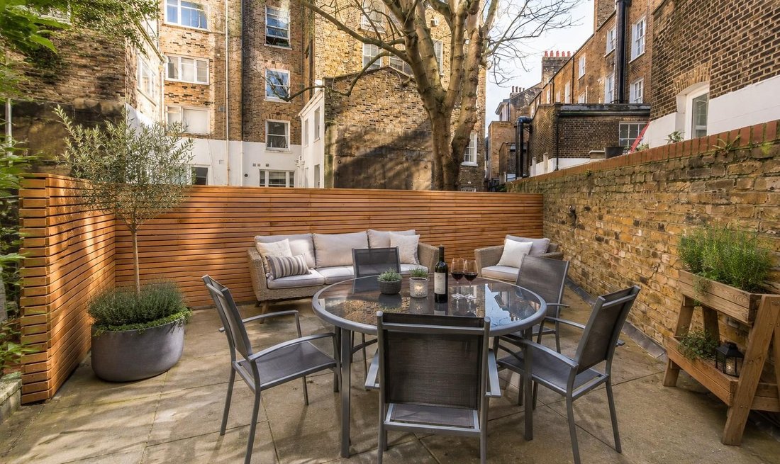 Apartment in Earls Court, Kensington And Chelsea, England 1 - 18436285