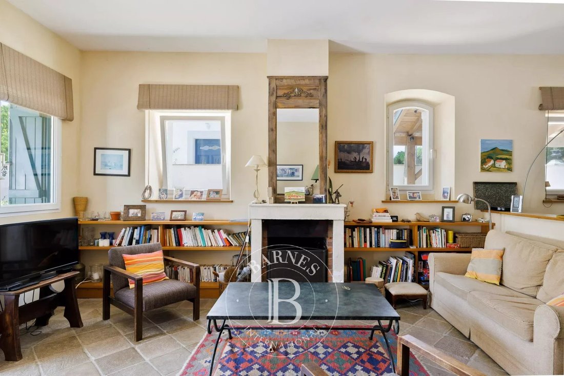 Townhouse in Sainte Barbe-Lac, Saint-Jean-de-Luz, France 3 - 18438069