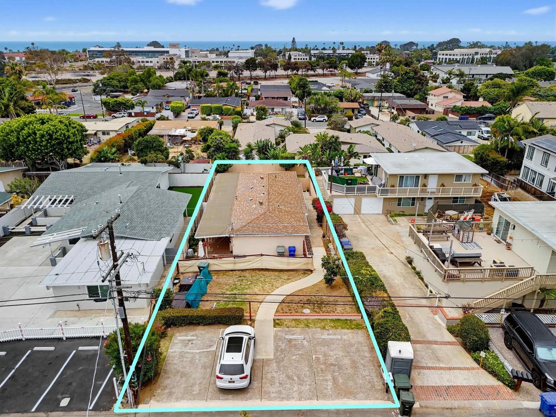 Encinitas, California, United States 3 - 18439930
