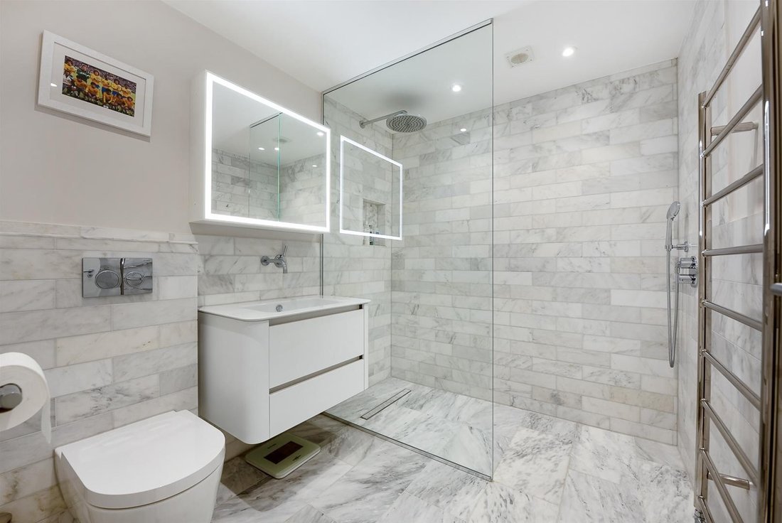 Apartment in Earls Court, Kensington And Chelsea, England 4 - 18436404