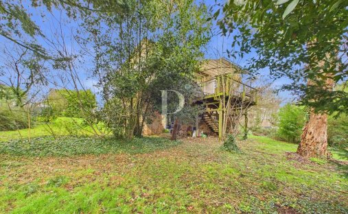 Land in Saclay, Ile-de-France, France 1
