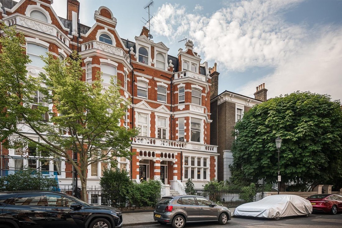 Apartment in Earls Court, Kensington And Chelsea, England 2 - 18436244