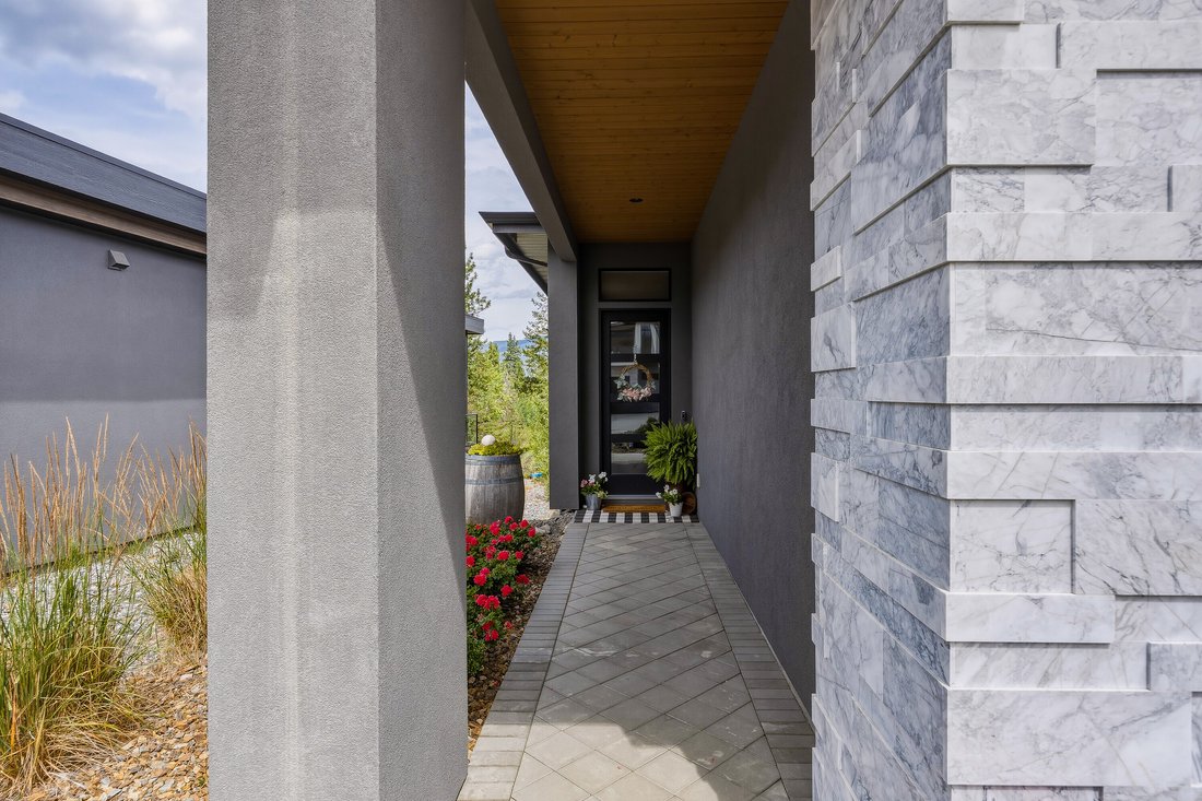 House in Lake Country, British Columbia, Canada 2 - 18438697