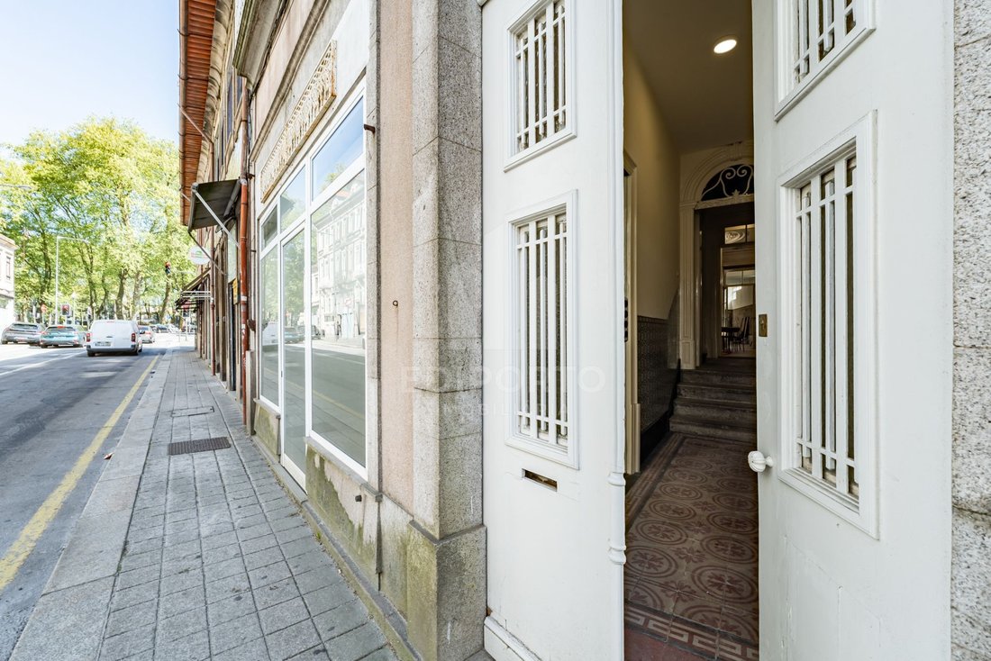 Apartment in Cedofeita, Santo Ildefonso, Se, Miragaia, Sao Nicolau e Vitoria, Porto District, Portugal 3 - 18438914