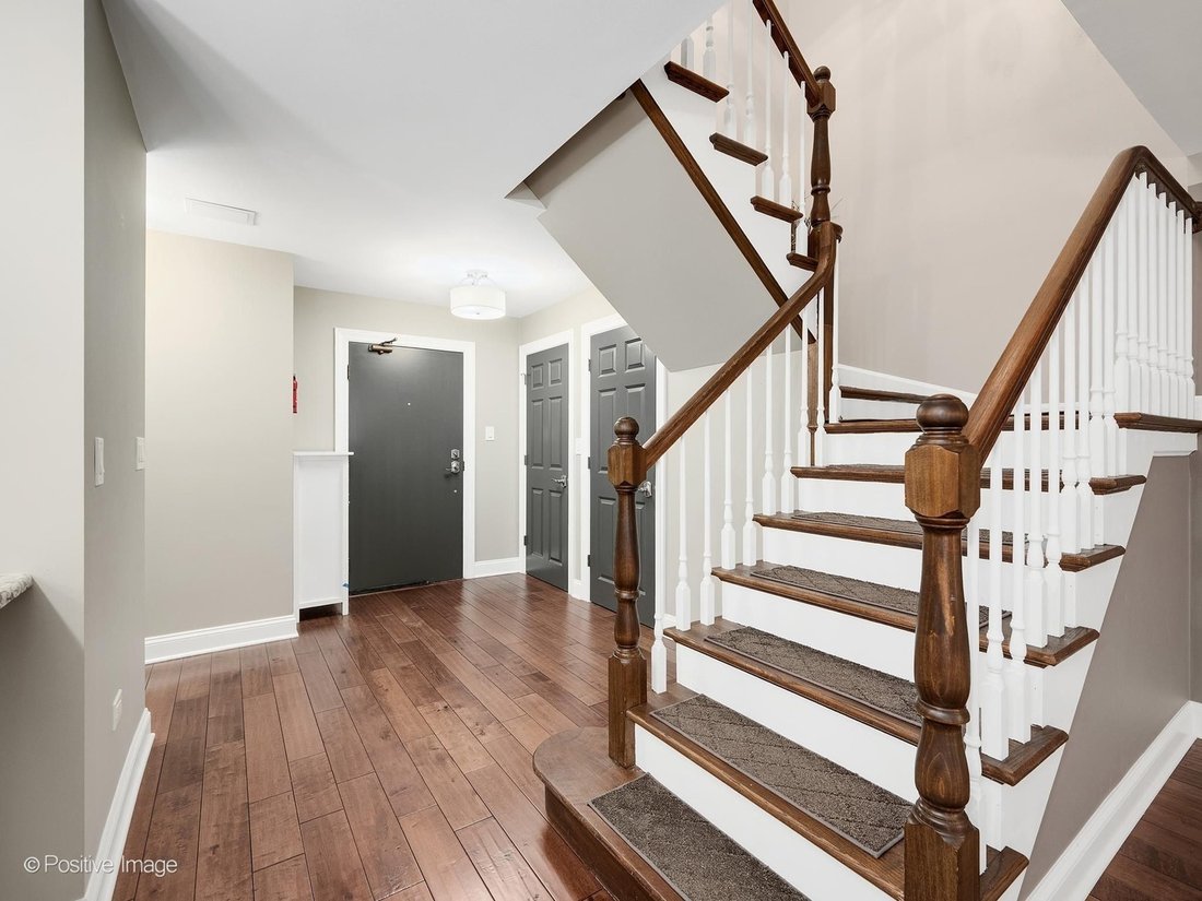 Condo in Hinsdale, Illinois, United States 2 - 18437379