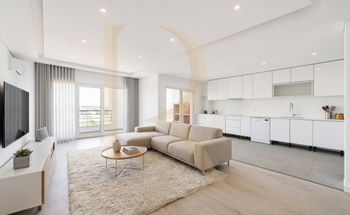Apartment in Seixal, Arrentela e Aldeia de Paio Pires, Setubal, Portugal 1
