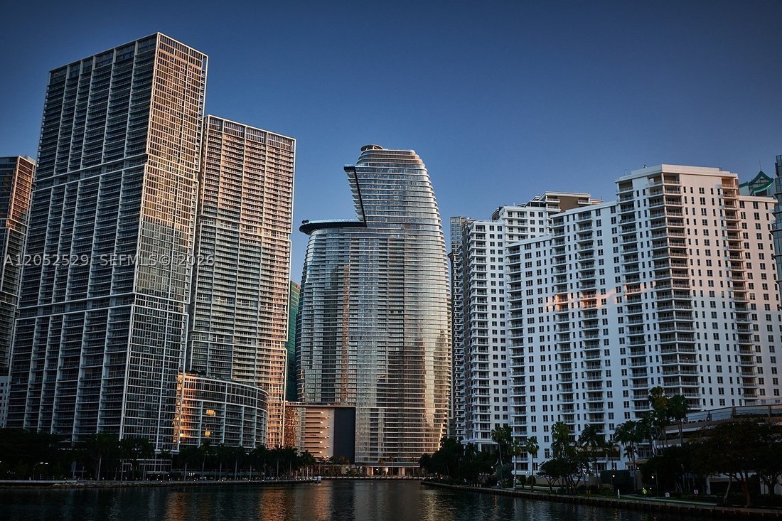 House in Miami, Florida, United States 1 - 18441544