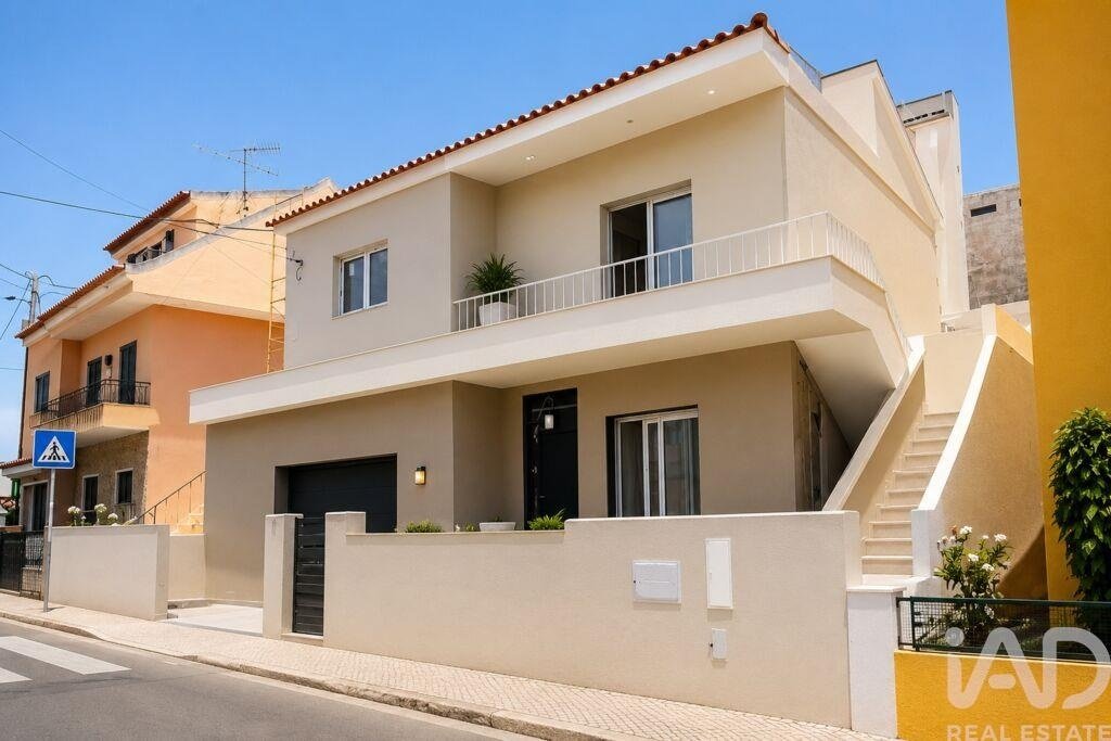 Townhouse in Santa Maria, Sao Pedro e Matacaes, Lisbon, Portugal 1 - 17047116