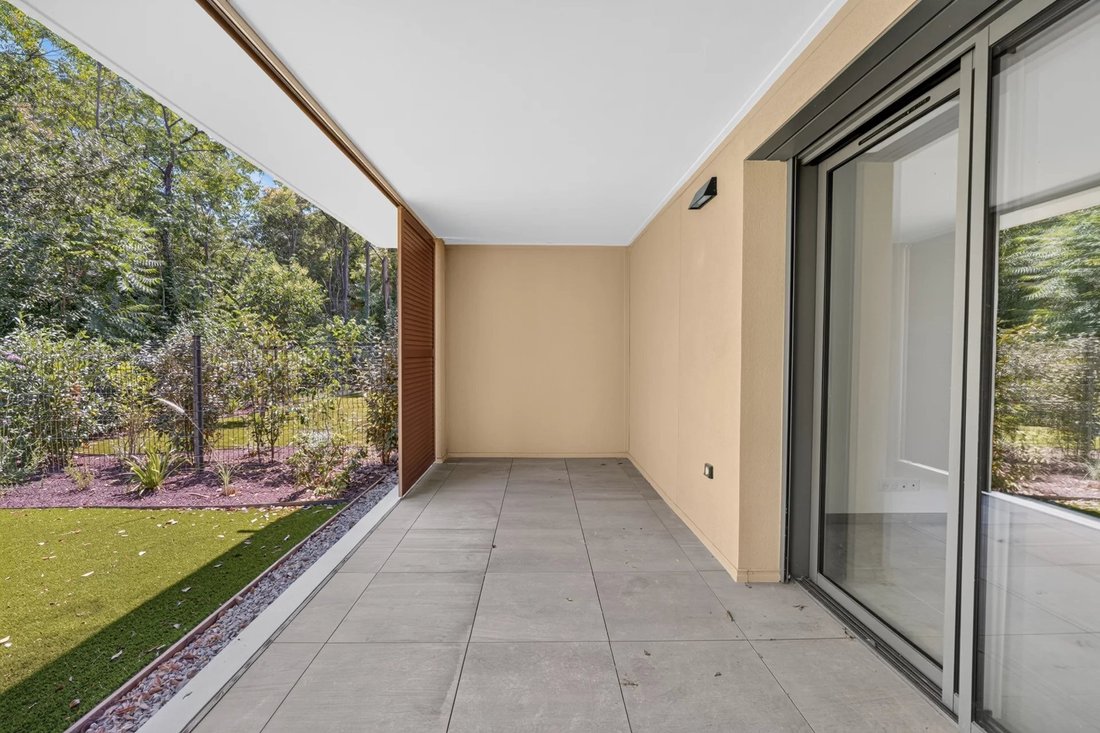 Apartment in Mazenod-Bellevue-Saint Donat-Banon, Aix-en-Provence, France 2 - 18363797