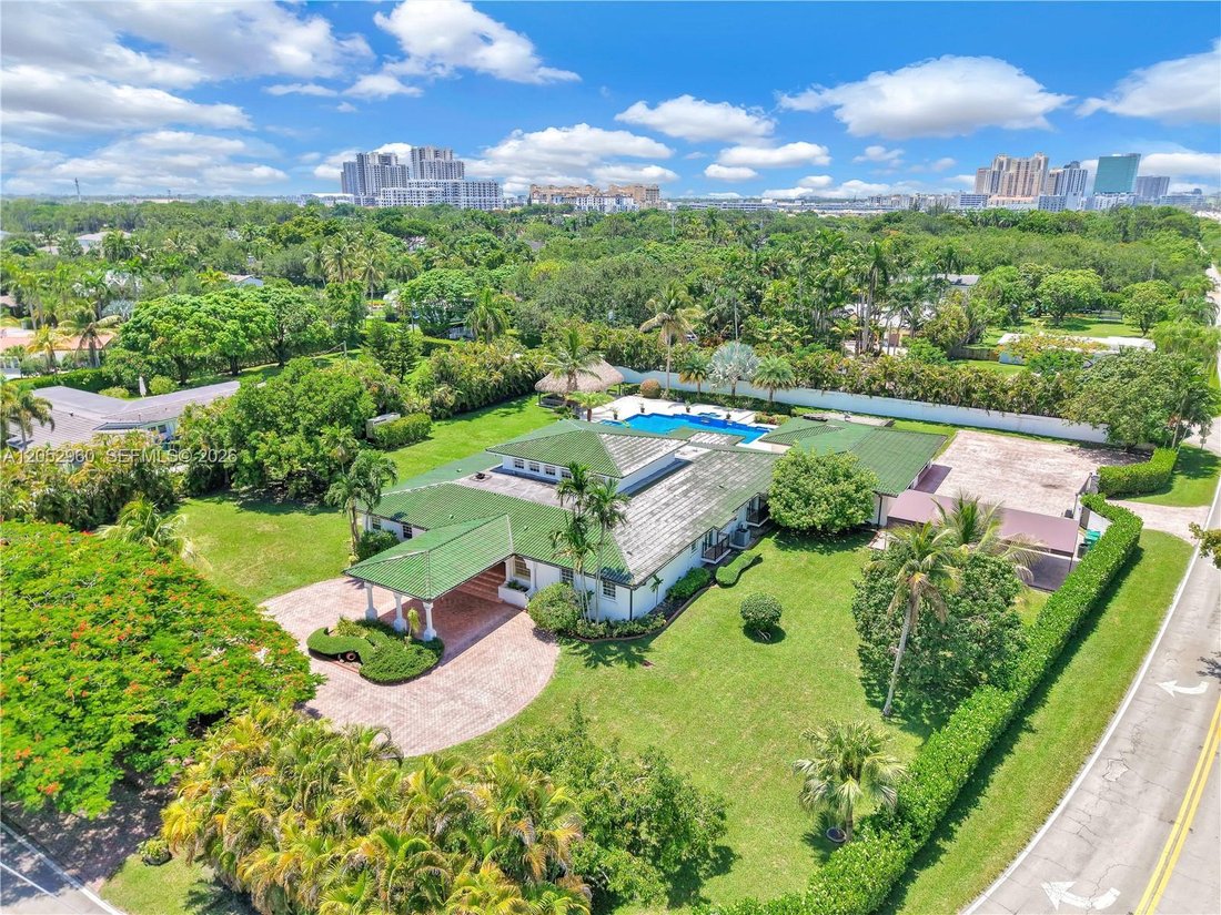 House in Miami, Florida, United States 1 - 18437557