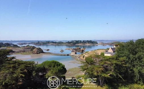 House in Ile-de-Brehat, Brittany, France 1