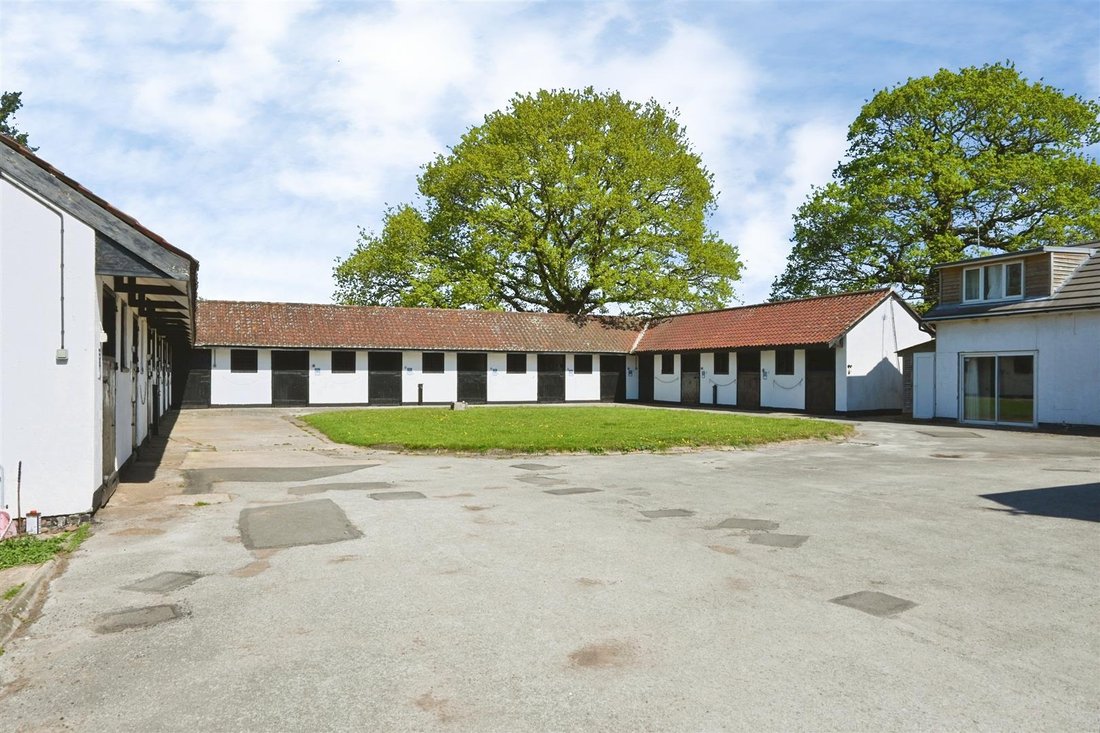 House in Montonwood Enterprize Zone, Worksop, England 4 - 18442870