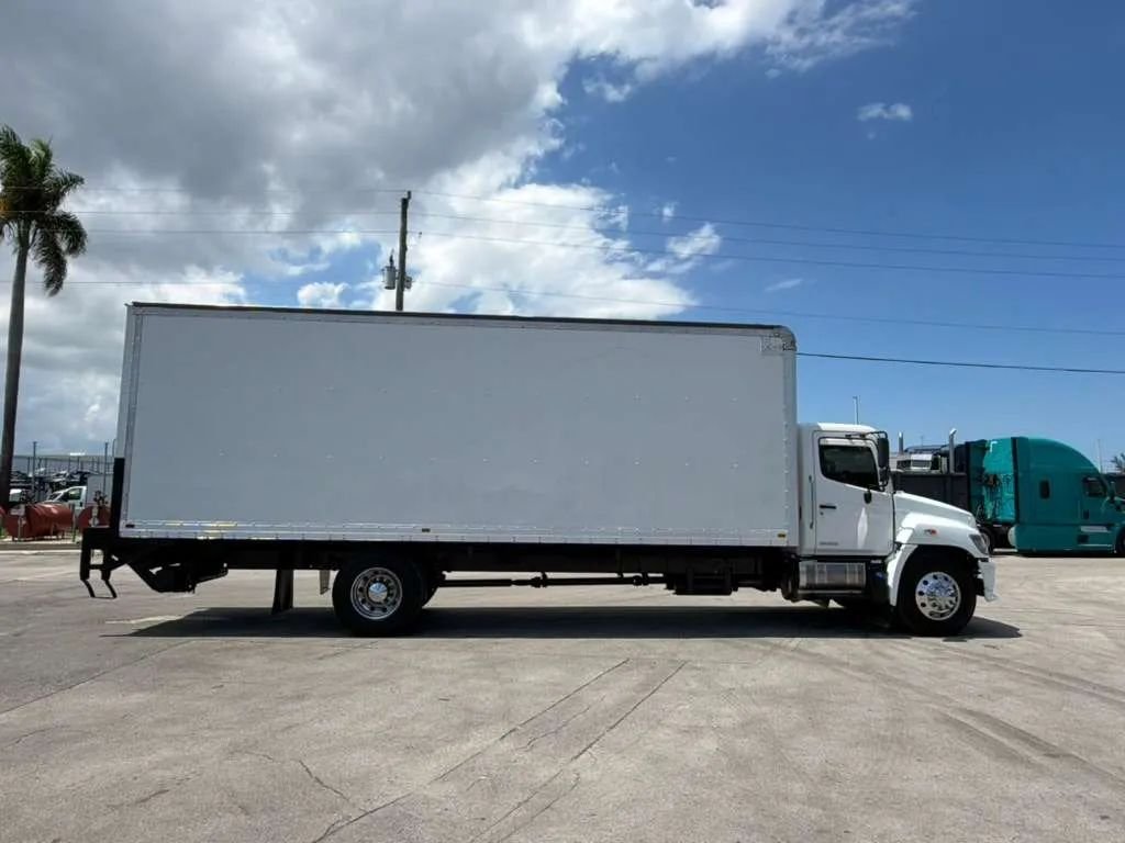 Pickup in Miami, FL, United States 4 - 18435032
