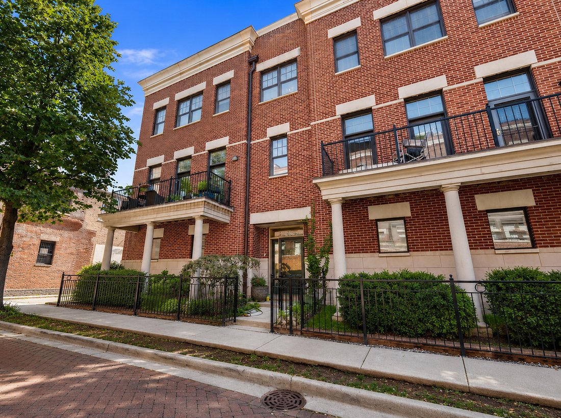 Condo in Chicago, Illinois, United States 1 - 18437355