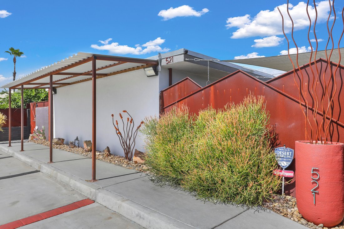 Palm Springs, California, United States 4 - 18439363