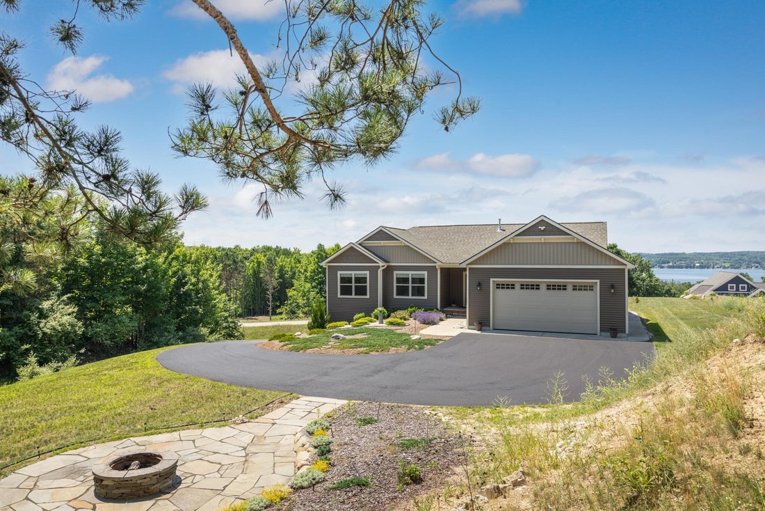 House in Garfield Township, Michigan, United States 2 - 18439256