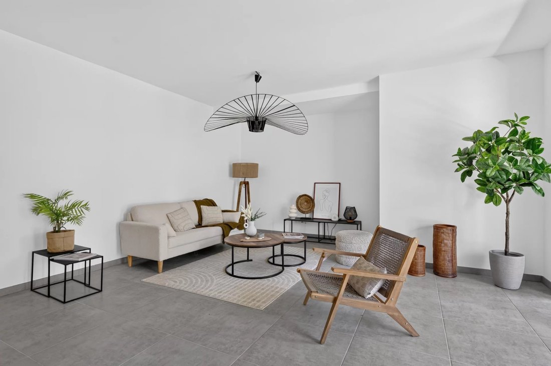 Apartment in Mazenod-Bellevue-Saint Donat-Banon, Aix-en-Provence, France 2 - 18275353