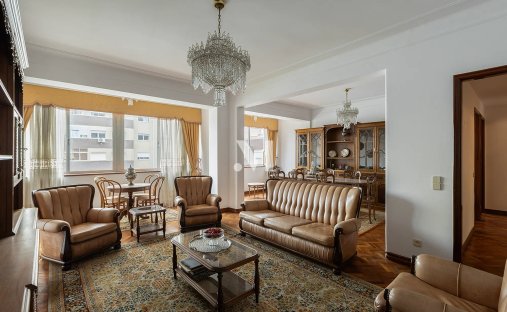 Apartment in Santa Clara, Lisbon, Portugal 1