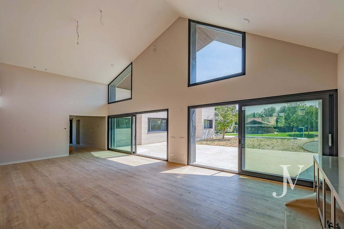 Villa in Somosaguas, Pozuelo de Alarcón, Autonome Gemeinschaft Madrid 3 - 18437934