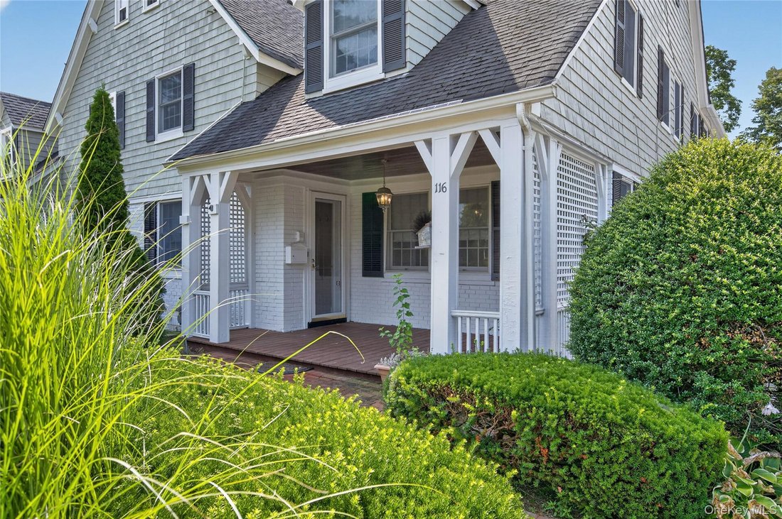 House in Garden City, New York, United States 1 - 18437835