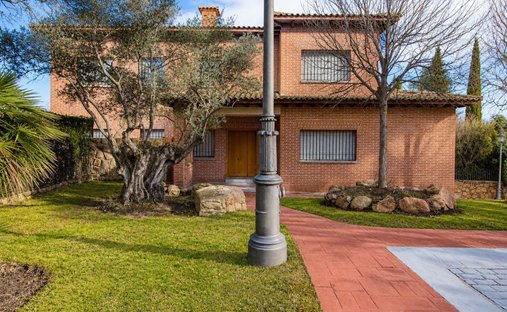 Chalet in Villaviciosa de Odon, Comunidad de Madrid, Spain 1