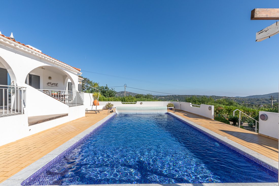 Villa in Santa Barbara de Nexe, Algarve, Portugal 1 - 18436853