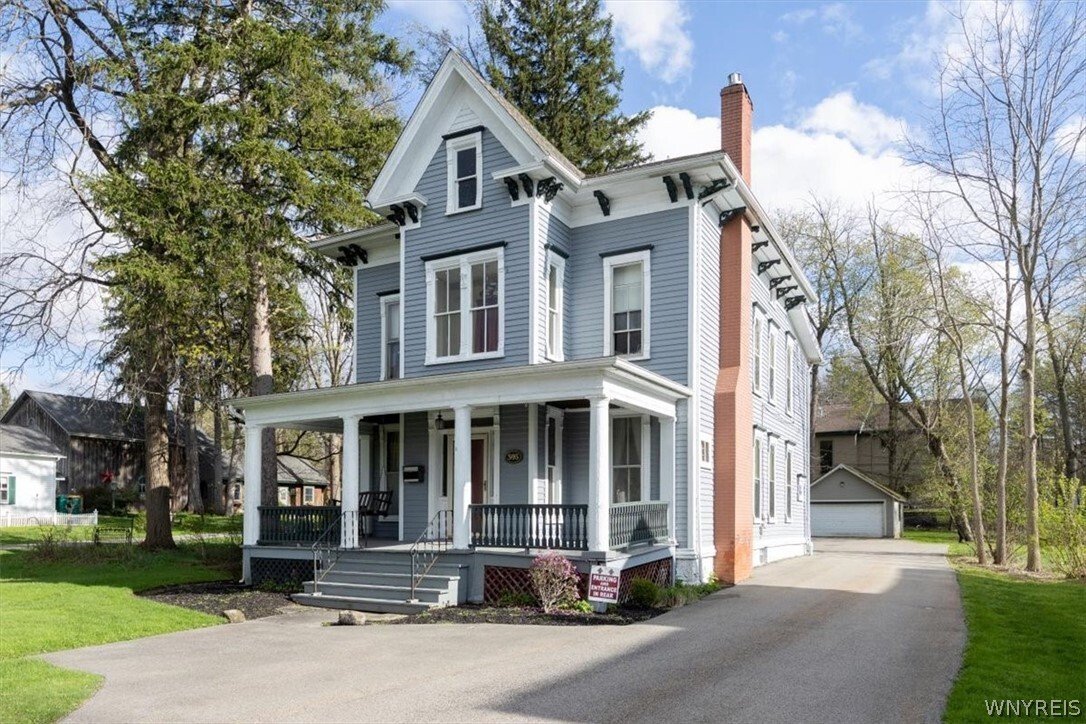 East Aurora, New York, United States 3 - 17931274