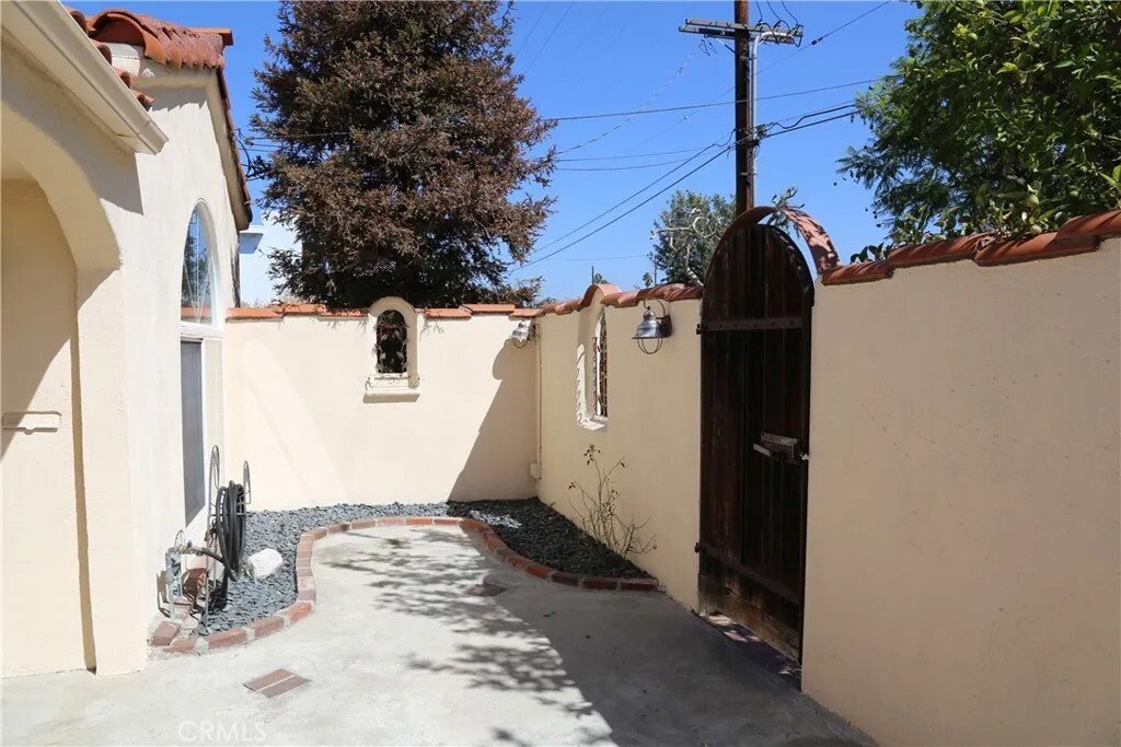 Los Angeles, California, United States 2 - 18439912