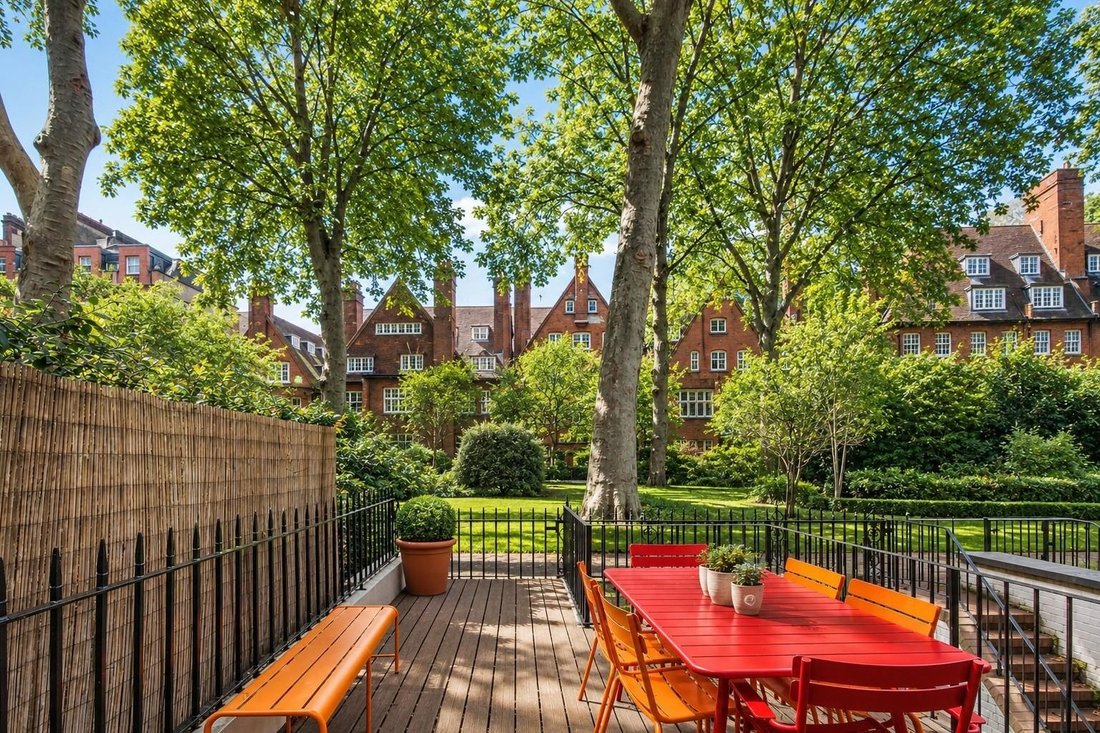 Apartment in Earls Court, Kensington And Chelsea, England 1 - 18436276