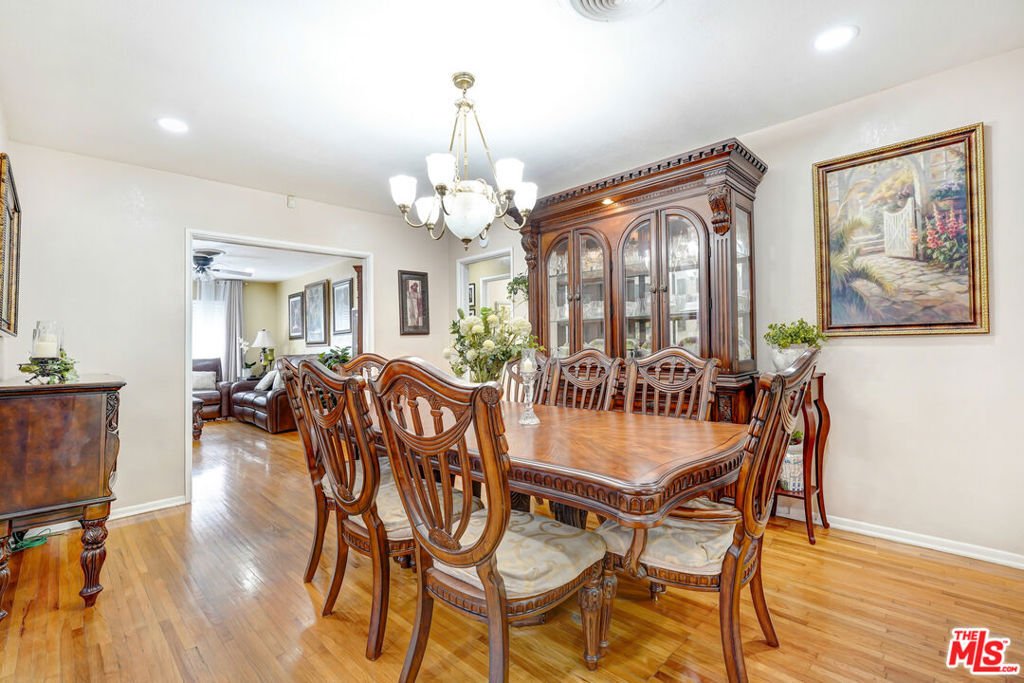 House in Burbank, California, United States 4 - 18439196