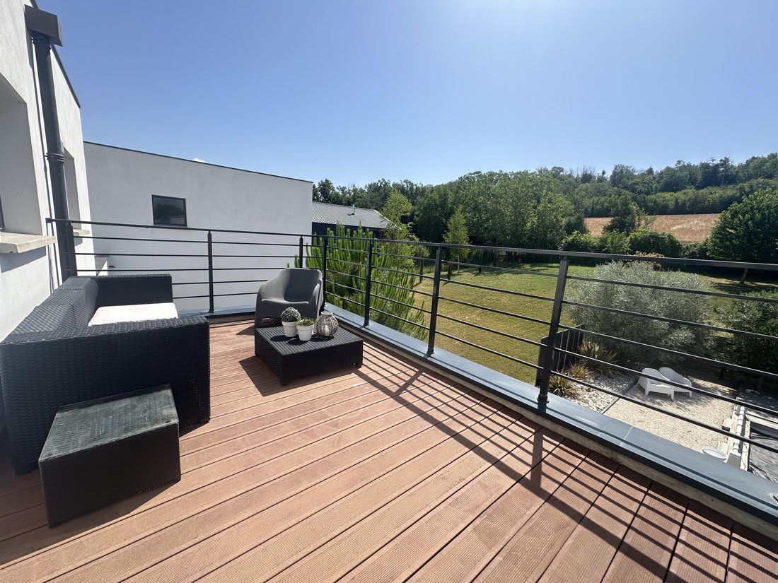 Estate in Orcet, Auvergne-Rhône-Alpes, France 4 - 17917997