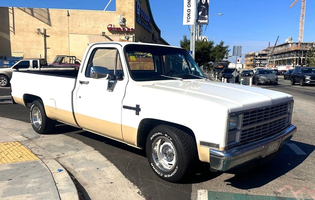 Pickup in Los Angeles, CA, United States 3 - 18434994