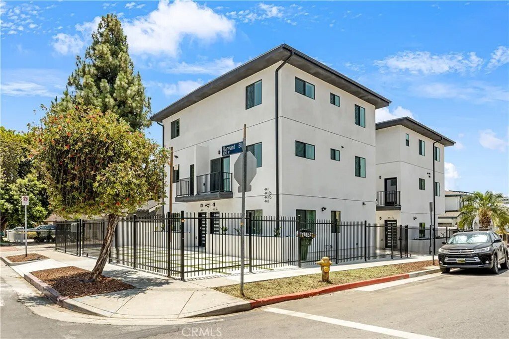 Los Angeles, California, United States 1 - 18442950