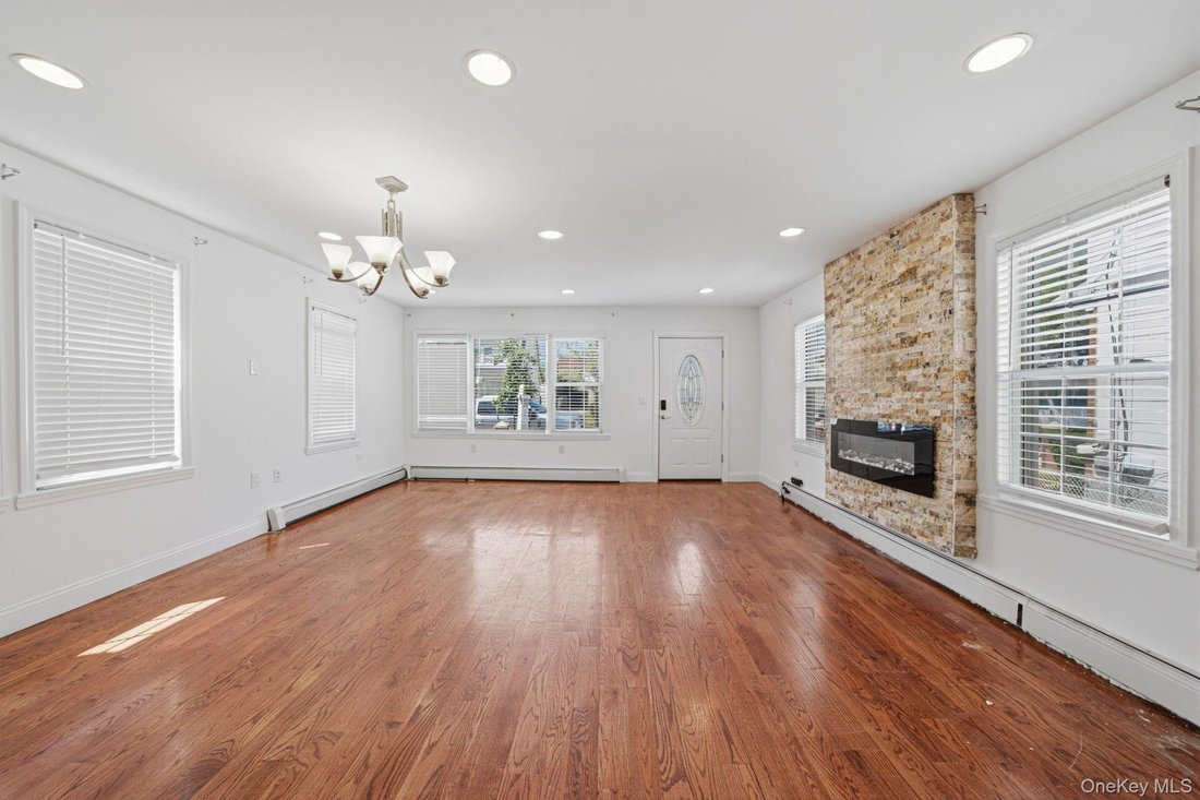 House in New York, New York, United States 4 - 18439314