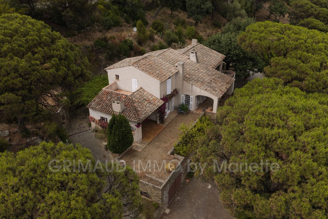 Villa in Grimaud, Provence-Alpes-Côte d'Azur, France 3 - 16027039