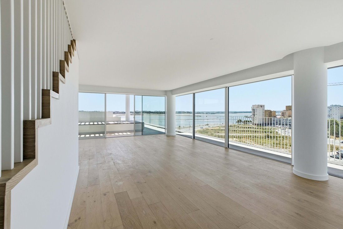 Apartment in Palhais e Coina, Setubal, Portugal 4 - 18436162