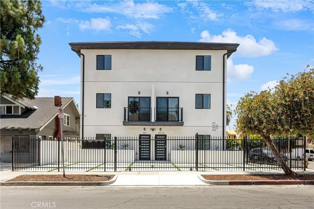 Los Angeles, California, United States 4 - 18442950