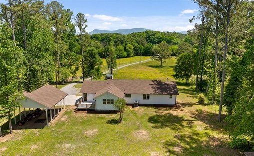 House in Chatsworth, Georgia, United States 1